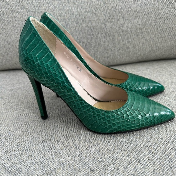 Genuine python high heels - Picture 2 of 10